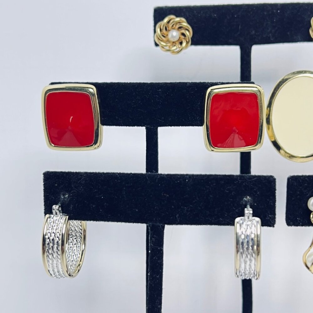 Vintage Lot of 5 Gold Tone Pierced Earrings (5624) - Picture 3 of 6